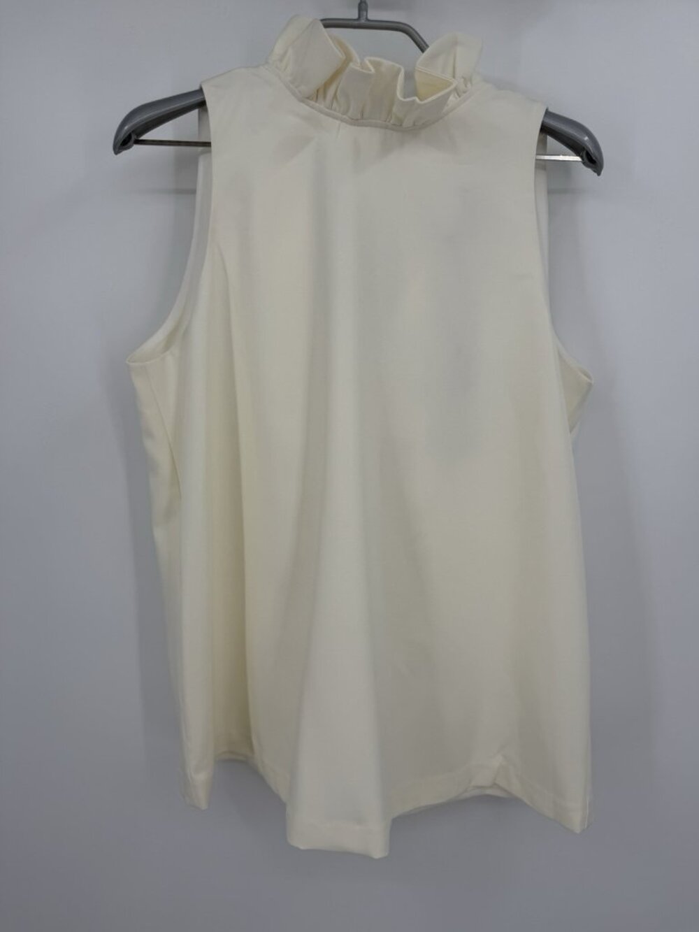 Tuckernuck Ivory Mason Blouse size M Medium Sleeveless Top Ruffle Bow Tie NWT